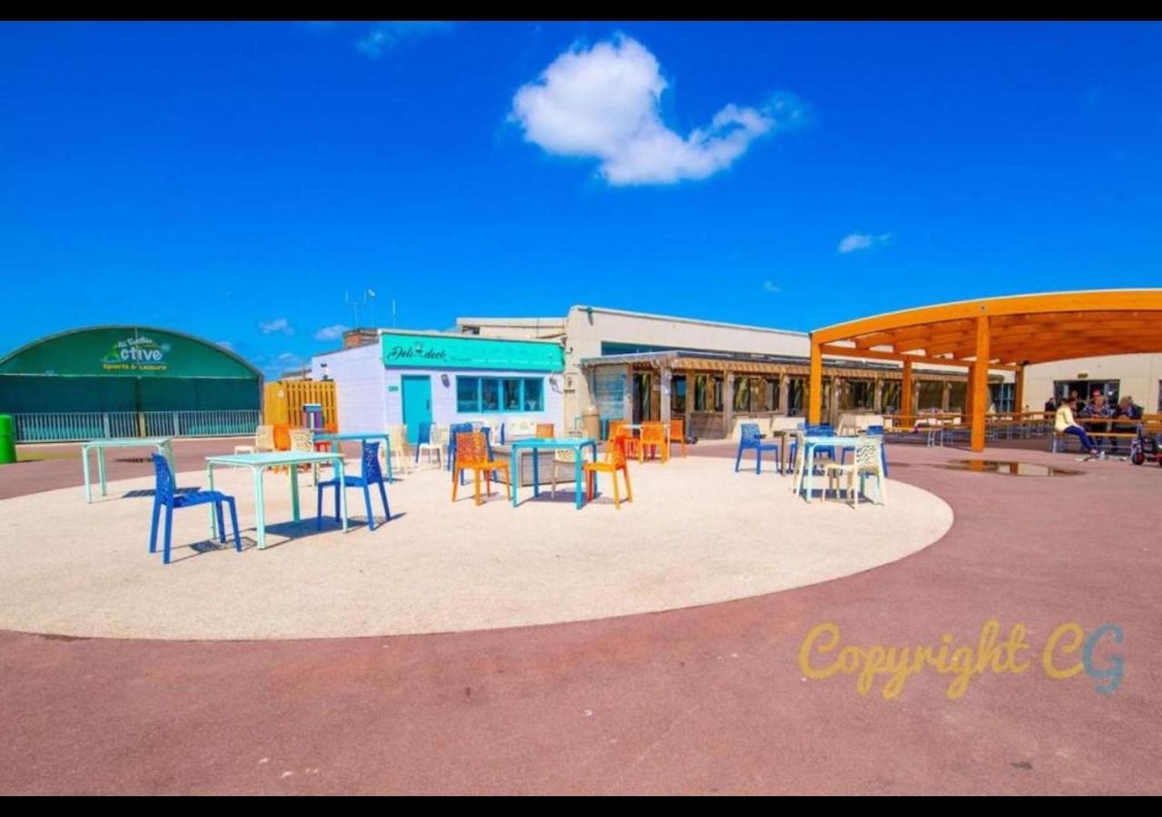 Mp768 - Camber Sands Holiday Park - Huge Lodge - Small Dog Friendly - Sleeps 8 Exterior foto
